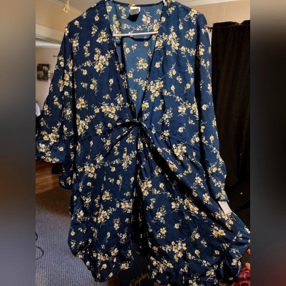 Time and Tru Cover-up - Picture 1 of 4